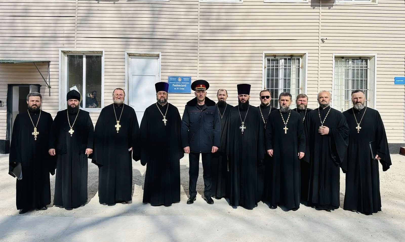 Activitate spirituală la Centrul de detenție pentru minori: corul preoților aduce lumină și speranță tinerilor!