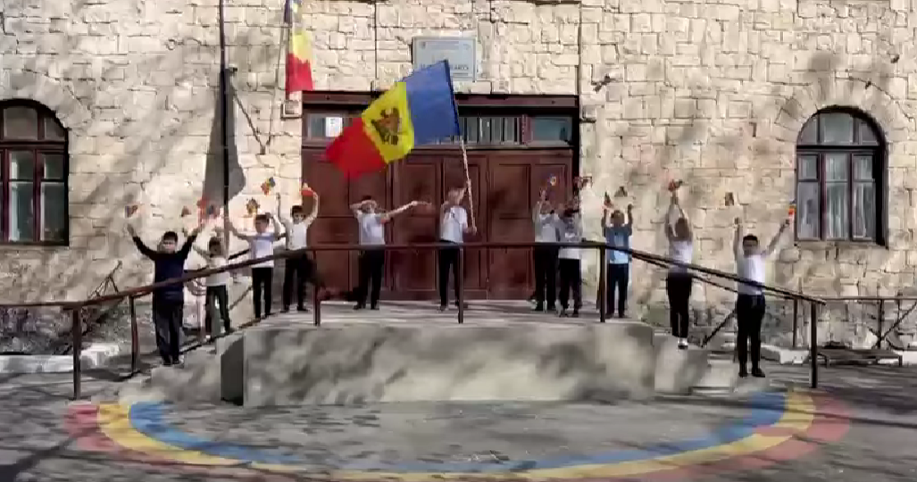 Ziua Drapelului la Școala de Arte "Ion Gheorghe Ciorescu”